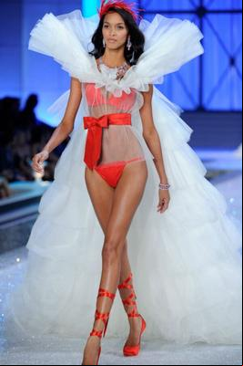 Lais Ribeiro / Brazilian Model ( of )